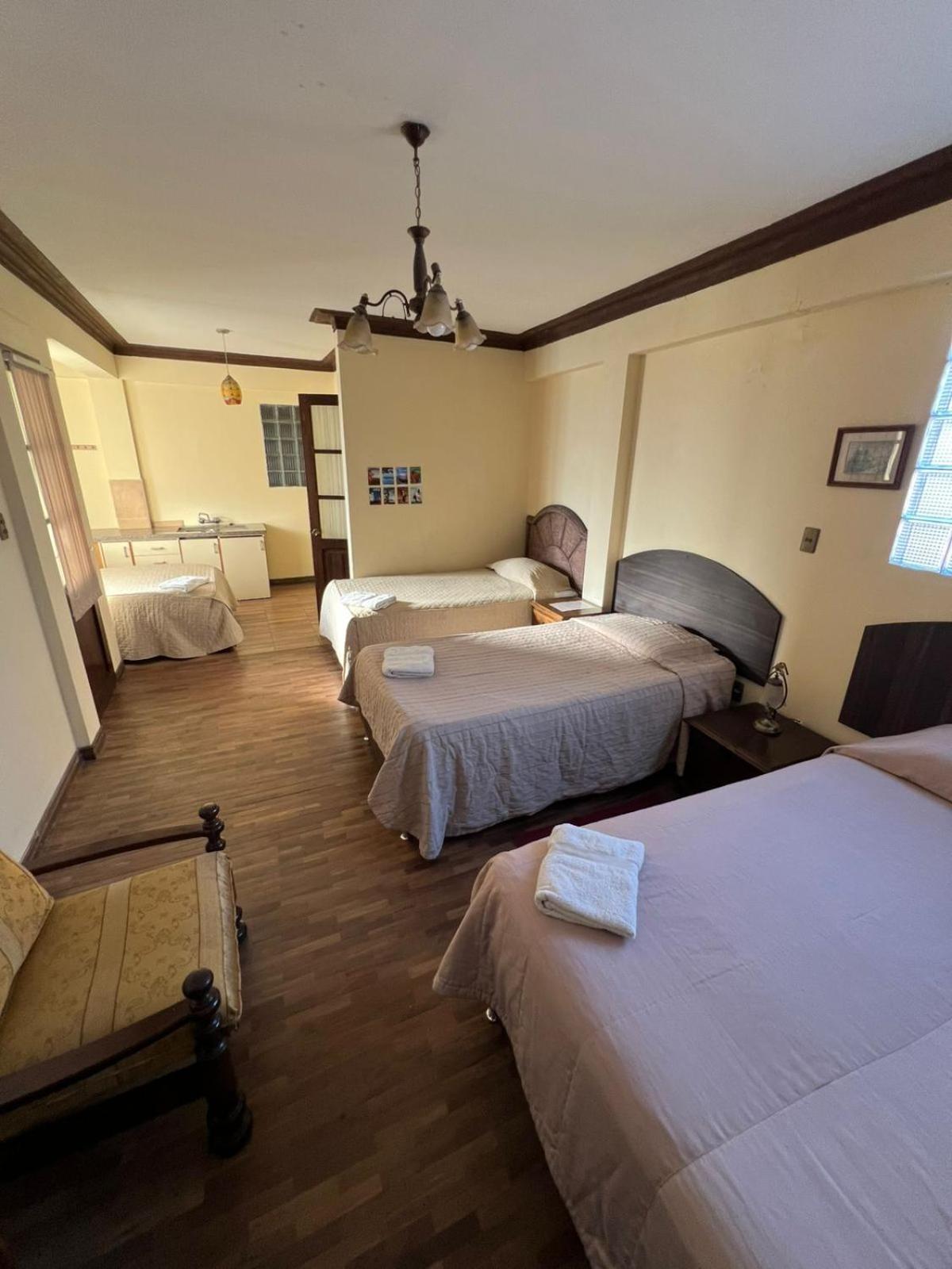 La Culta Centro Cultural Y Hostal Сукре Екстер'єр фото